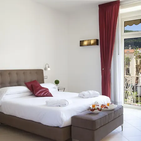 بيت ضيافة La Piazzetta 4*