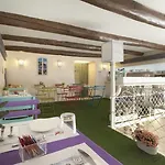 La Piazzetta Pensión 4*