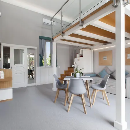 拉皮亚泽塔宾馆 招待所 4*