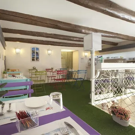 La Piazzetta Pensión 4*