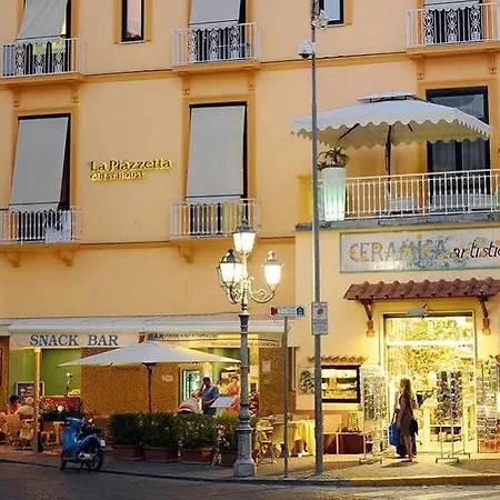 La Piazzetta 4*
